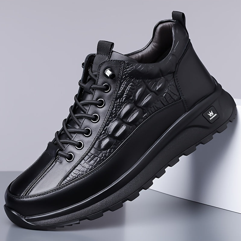 UrbanStride™ – Men’s Minimalist Faux Leather Sneakers