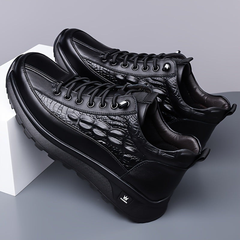 UrbanStride™ – Men’s Minimalist Faux Leather Sneakers